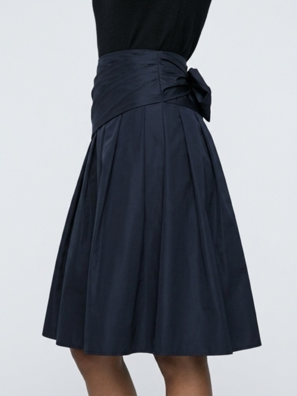 Elegant Navy High-Waist A-Line Skirt with Waist Tie